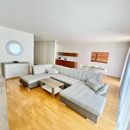 Apartment Korunni Dvur, 2 Free Parkings 布拉格 外观 照片