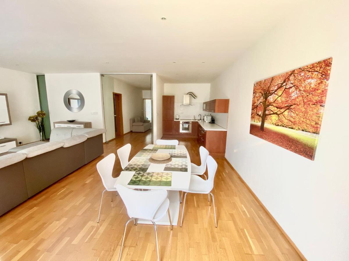 Apartment Korunni Dvur, 2 Free Parkings 布拉格 外观 照片